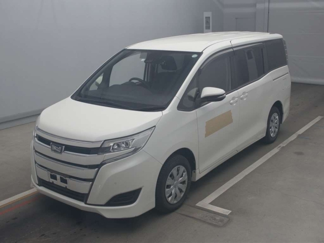TOYOTA NOAH 2020