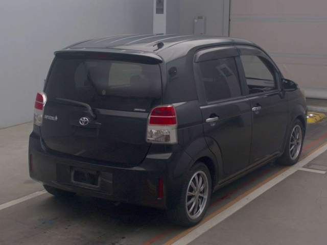 TOYOTA SPADE 2012