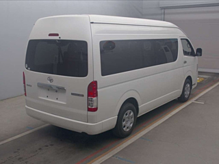 TOYOTA HIACE 2021