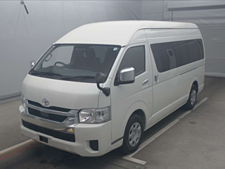 TOYOTA HIACE 2021