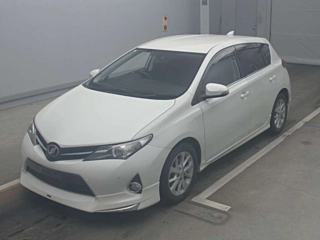 TOYOTA AURIS 2015