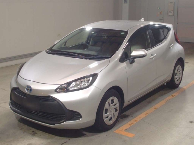 TOYOTA AQUA 2022
