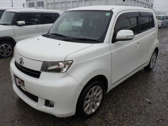 TOYOTA BB 2013