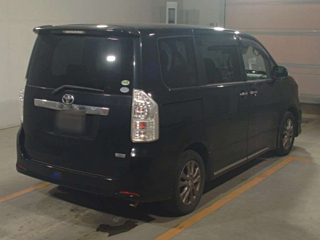 TOYOTA VOXY 2012
