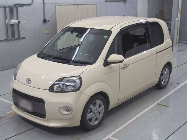 TOYOTA PORTE 2016