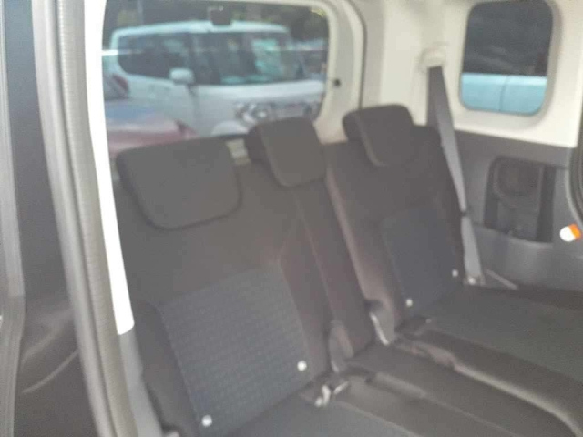 TOYOTA ROOMY 2025