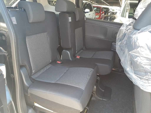 TOYOTA SIENTA 2025
