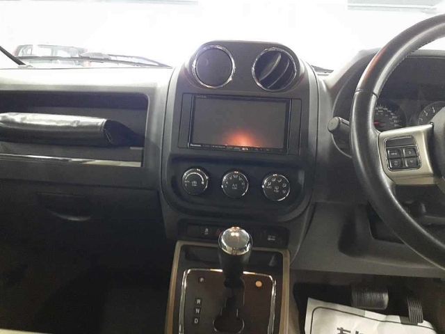 CHRYSLER JEEP PATRIOT 2012