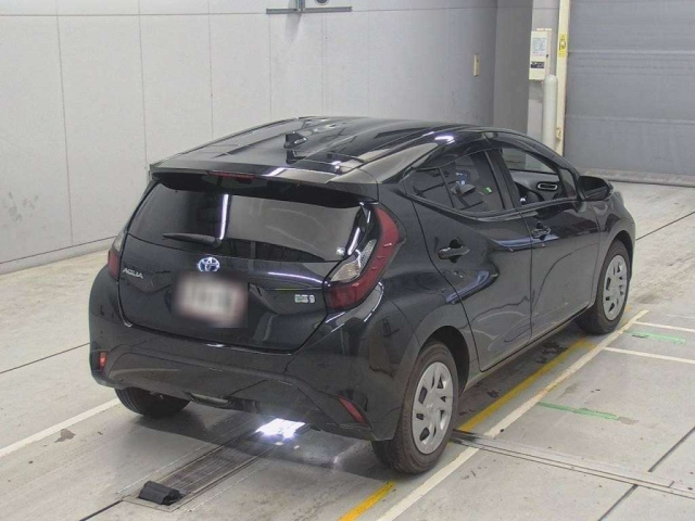 TOYOTA AQUA 2022