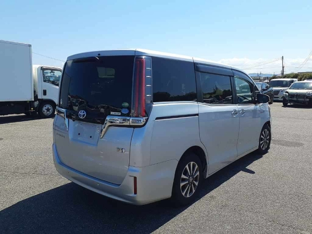 TOYOTA ESQUIRE 2019