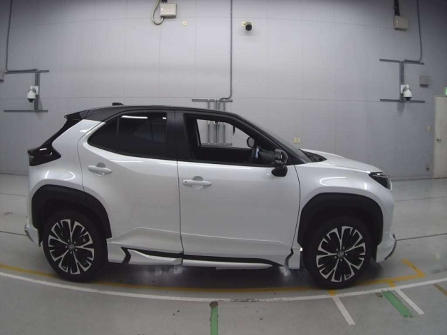 TOYOTA YARIS CROSS 2025