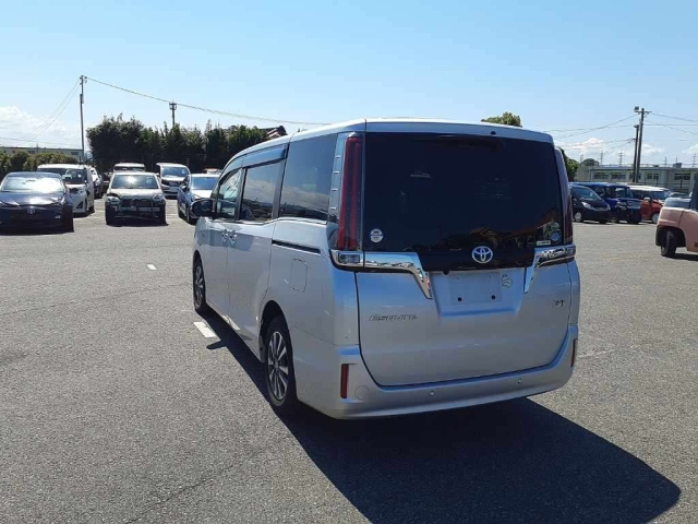 TOYOTA ESQUIRE 2019