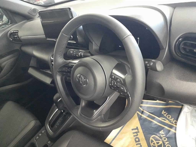 TOYOTA YARIS CROSS 2025