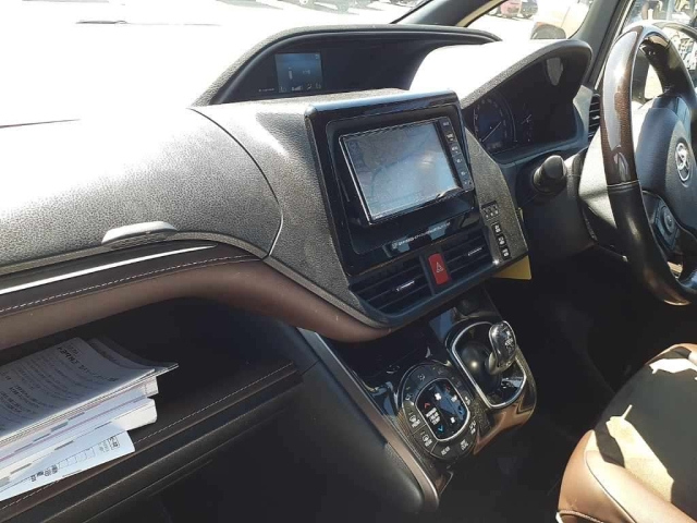 TOYOTA ESQUIRE 2019
