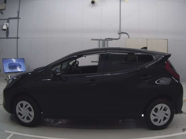 TOYOTA AQUA 2022