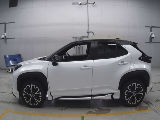 TOYOTA YARIS CROSS 2025