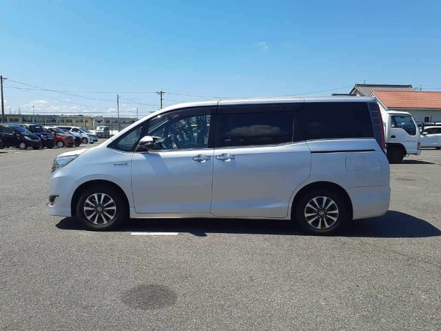 TOYOTA ESQUIRE 2019