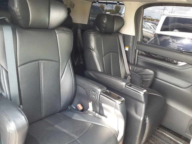 TOYOTA ALPHARD 2022