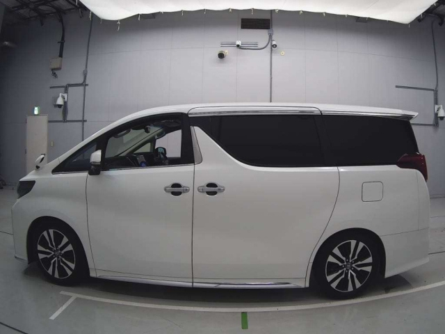 TOYOTA ALPHARD 2022