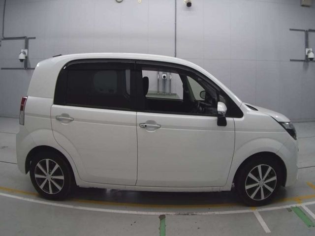 TOYOTA SPADE 2013