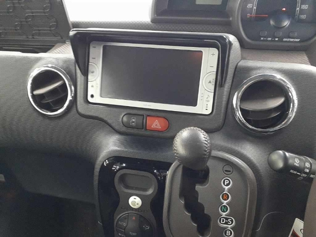 TOYOTA SPADE 2013