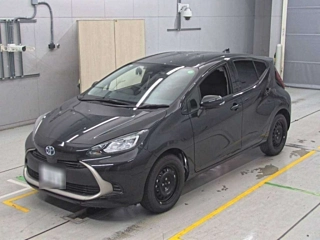 TOYOTA AQUA 2025