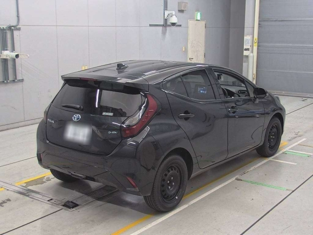 TOYOTA AQUA 2025