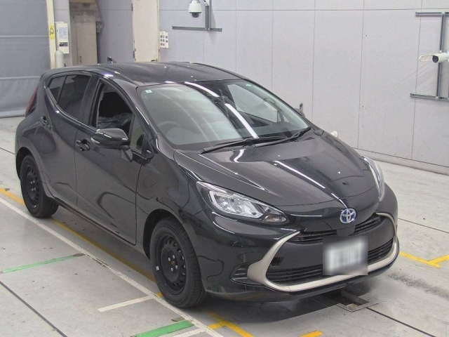 TOYOTA AQUA 2025