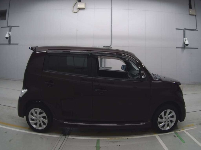 TOYOTA BB 2011