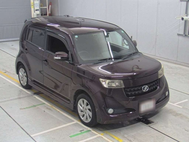 TOYOTA BB 2011