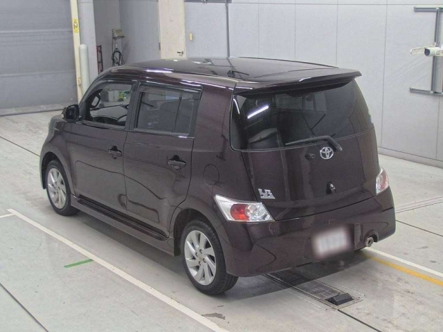 TOYOTA BB 2011