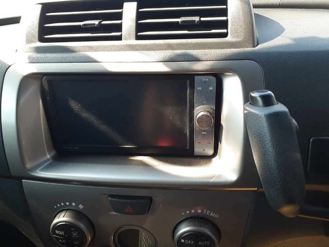 TOYOTA BB 2011