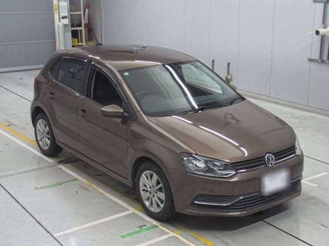 VOLKSWAGEN POLO 2015