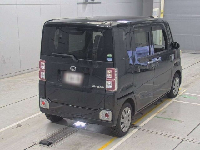 DAIHATSU WAKE 2016