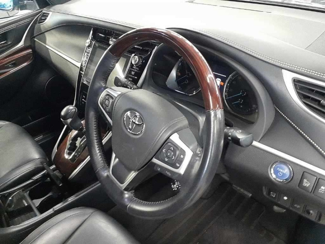 TOYOTA HARRIER 2015