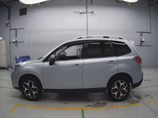 SUBARU FORESTER 2017