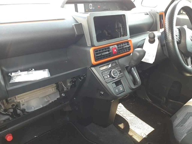 DAIHATSU TANTO 2022