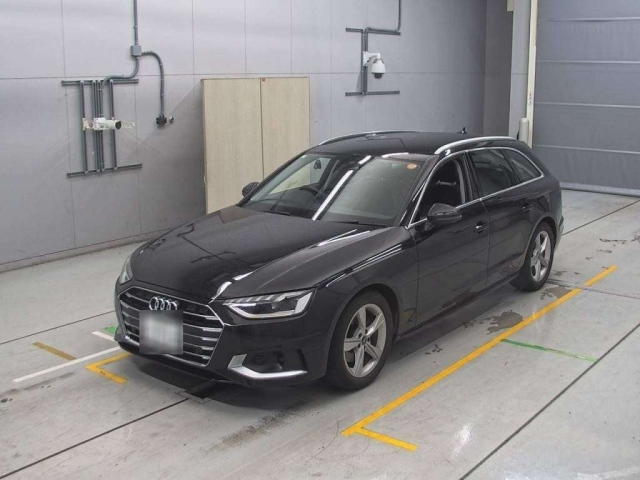 AUDI A4 2021
