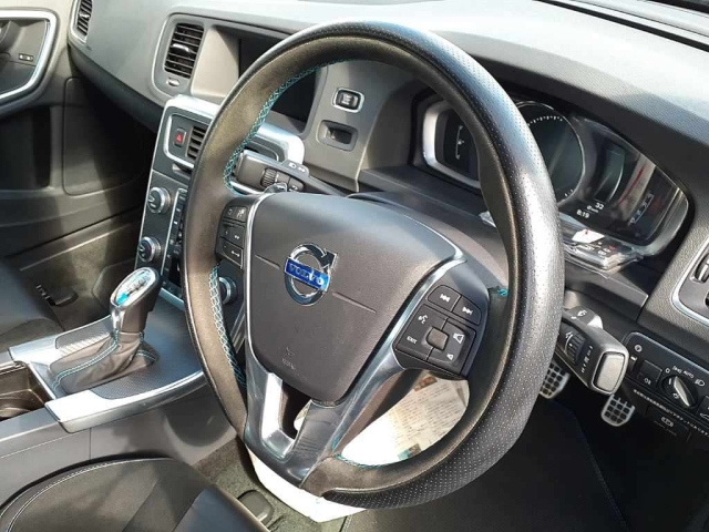 VOLVO S60 2015