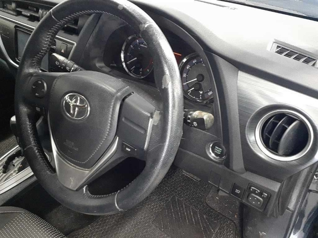TOYOTA AURIS 2014