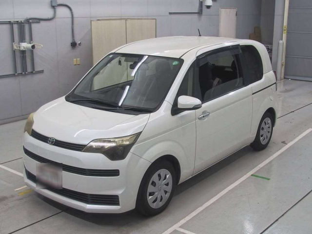 TOYOTA SPADE 2012