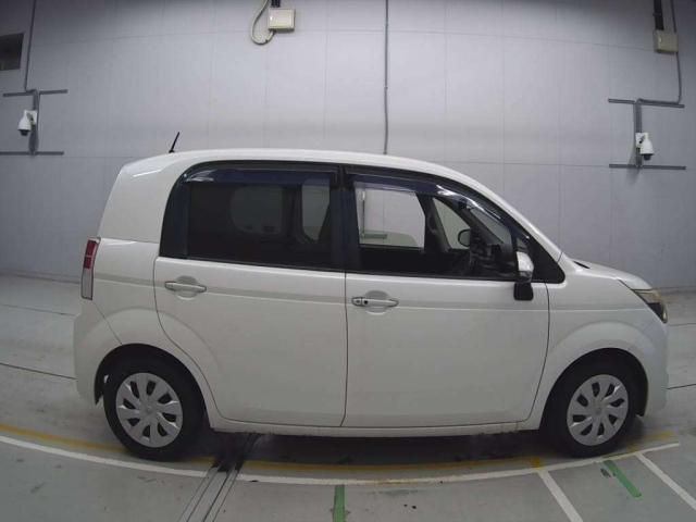TOYOTA SPADE 2012