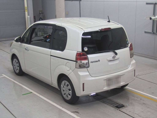 TOYOTA SPADE 2012