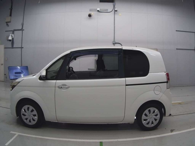 TOYOTA SPADE 2012
