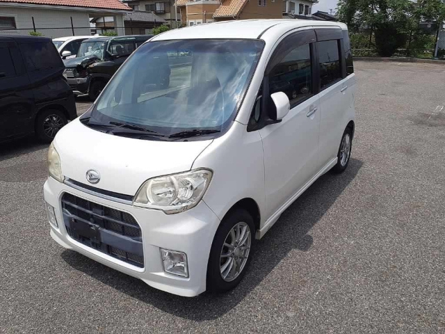 DAIHATSU TANTO EXE 2011