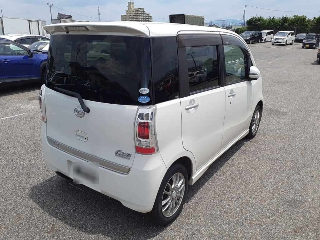DAIHATSU TANTO EXE 2011