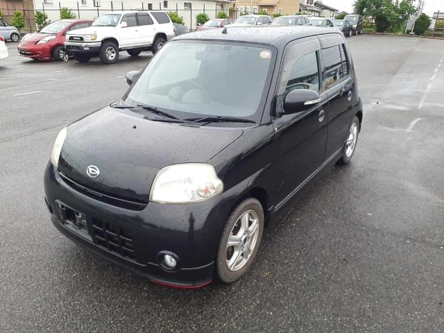 DAIHATSU ESSE 2011