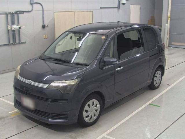 TOYOTA SPADE 2013