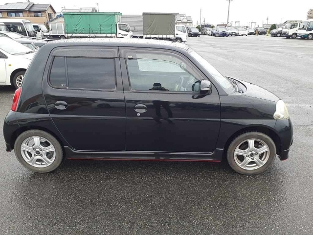 DAIHATSU ESSE 2011