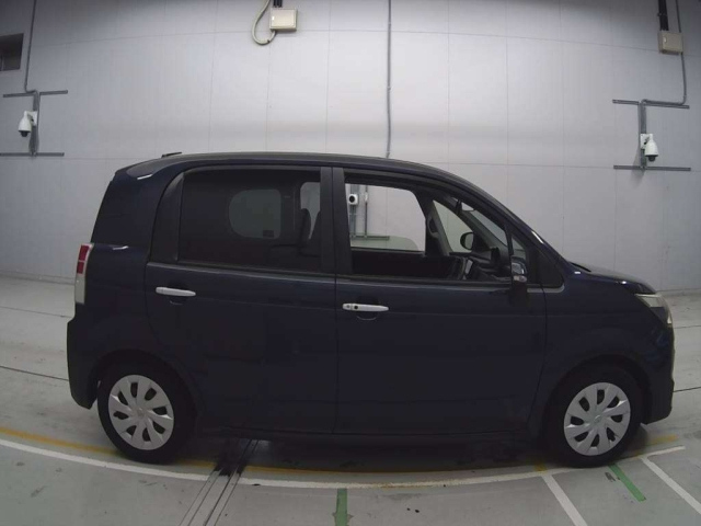 TOYOTA SPADE 2013